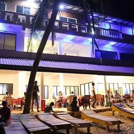 Hansa Surf Hotel Hikkaduwa Esterno foto