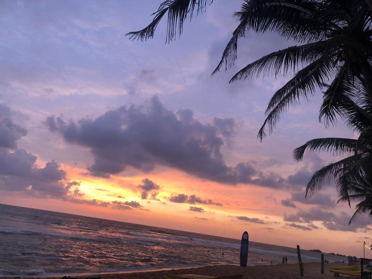 Hansa Surf Hotel Hikkaduwa Esterno foto