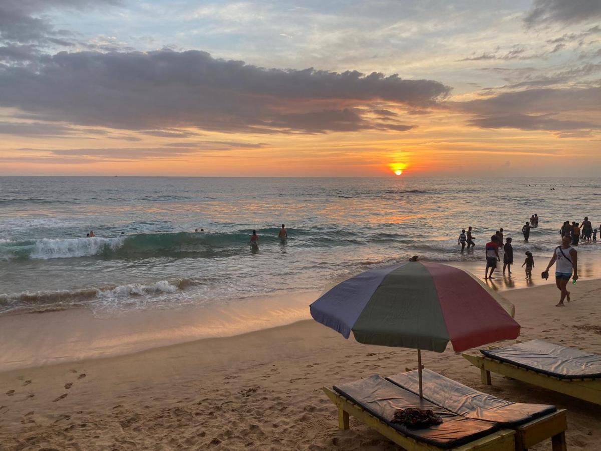 Hansa Surf Hotel Hikkaduwa Esterno foto