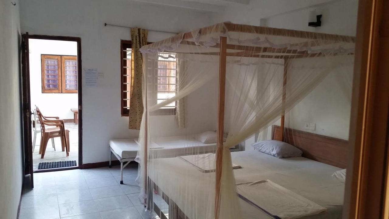Hansa Surf Hotel Hikkaduwa Esterno foto