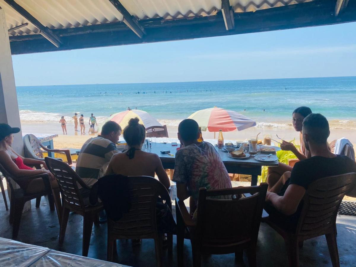 Hansa Surf Hotel Hikkaduwa Esterno foto