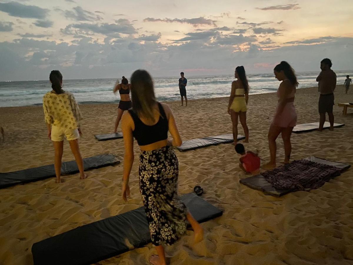 Hansa Surf Hotel Hikkaduwa Esterno foto