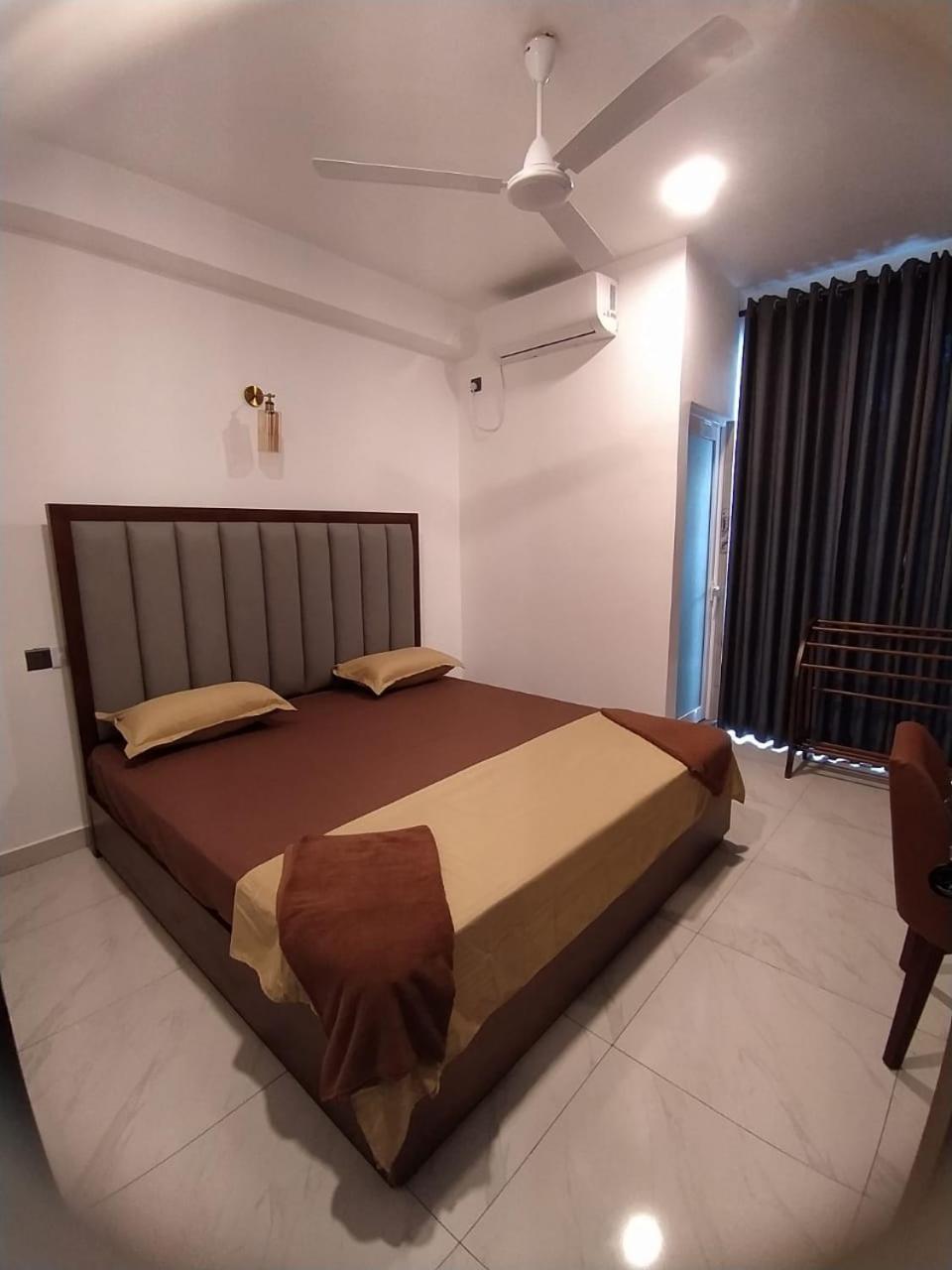 Hansa Surf Hotel Hikkaduwa Esterno foto