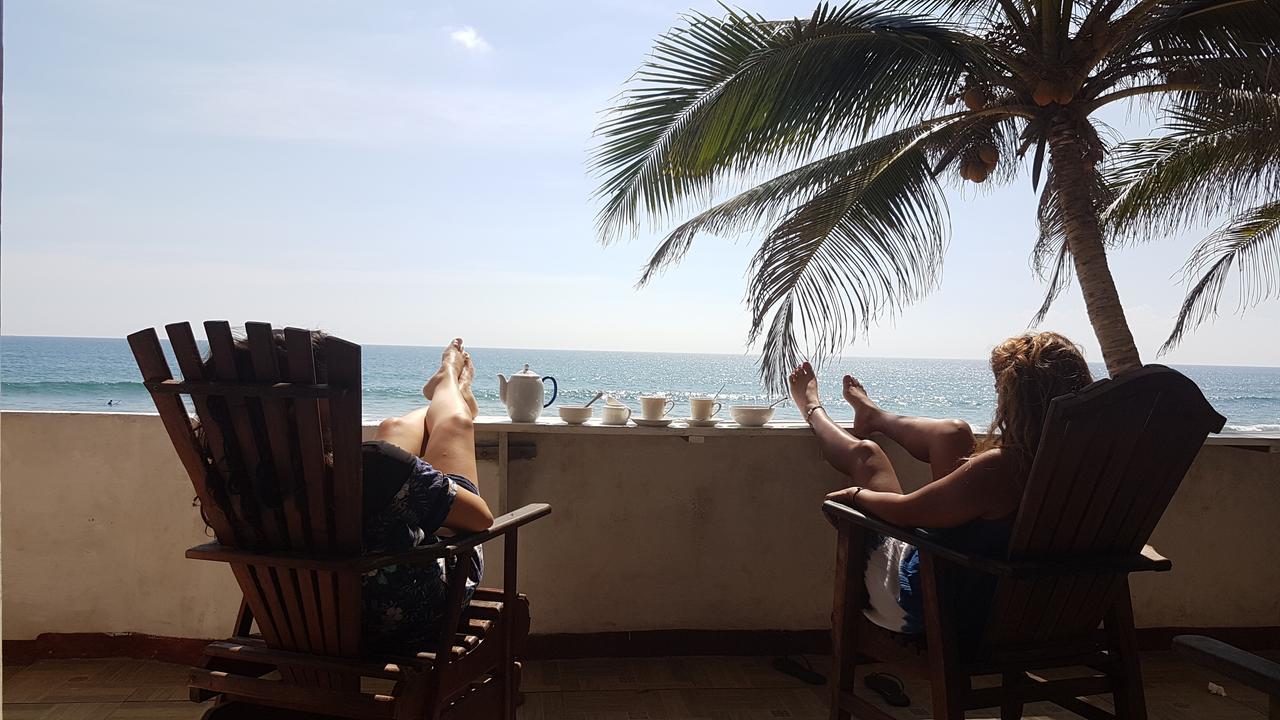 Hansa Surf Hotel Hikkaduwa Esterno foto