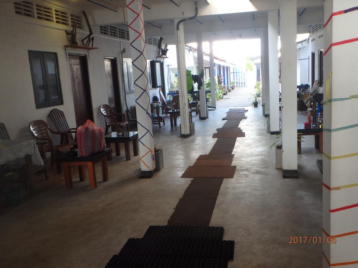 Hansa Surf Hotel Hikkaduwa Esterno foto