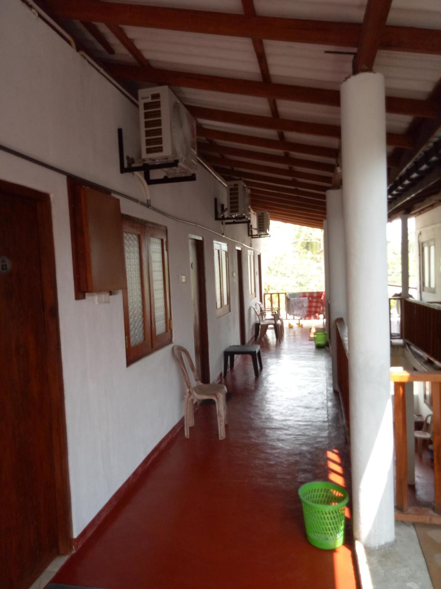 Hansa Surf Hotel Hikkaduwa Esterno foto
