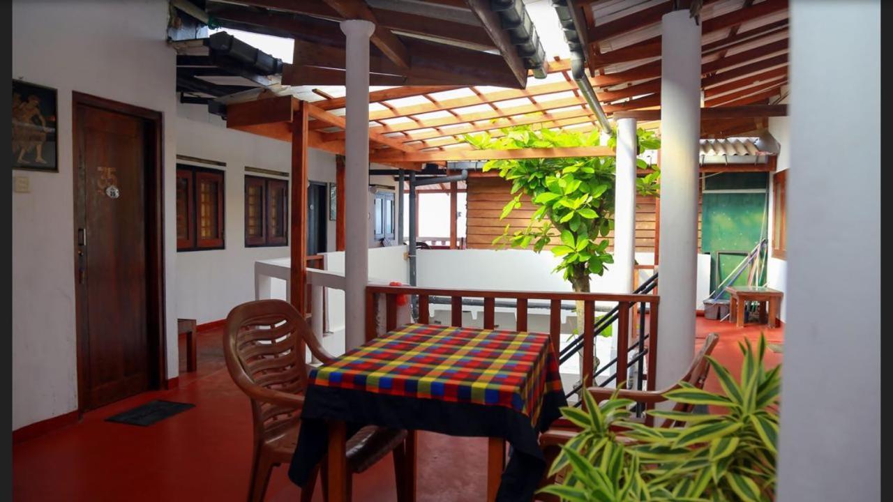 Hansa Surf Hotel Hikkaduwa Esterno foto