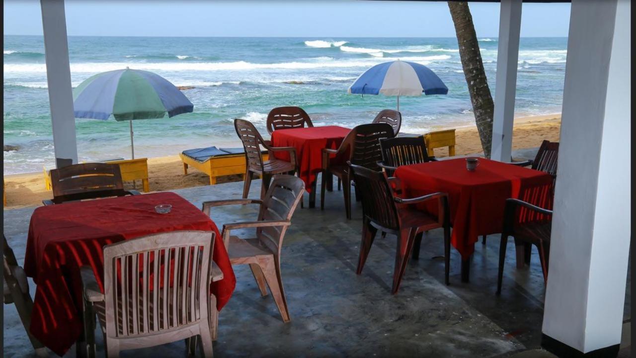 Hansa Surf Hotel Hikkaduwa Esterno foto