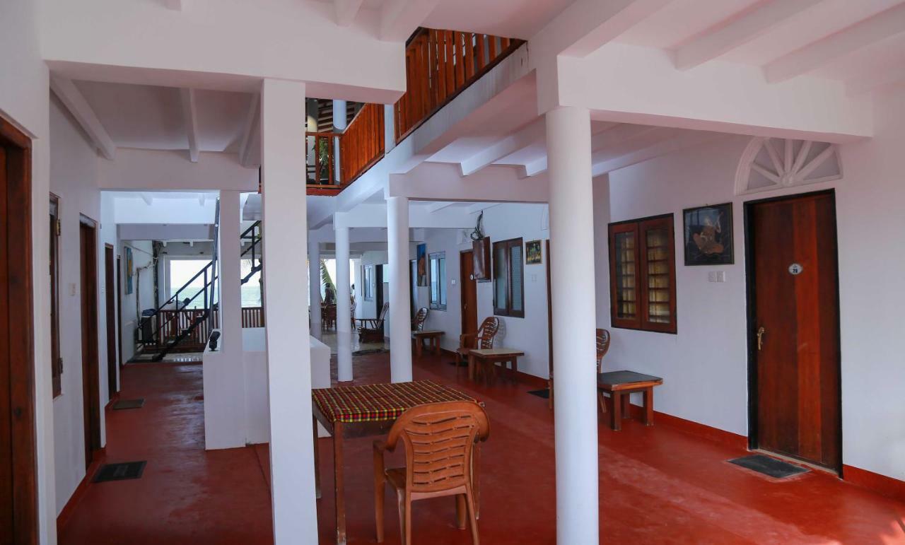 Hansa Surf Hotel Hikkaduwa Esterno foto